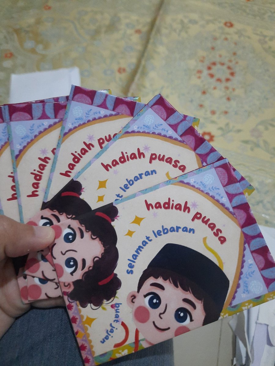 greenmtch_'s tweet photo. Perdana ngasih THR cuz this is my first job. Ampau kudu yg lucuu https://t.co/jAJuDWPJqY