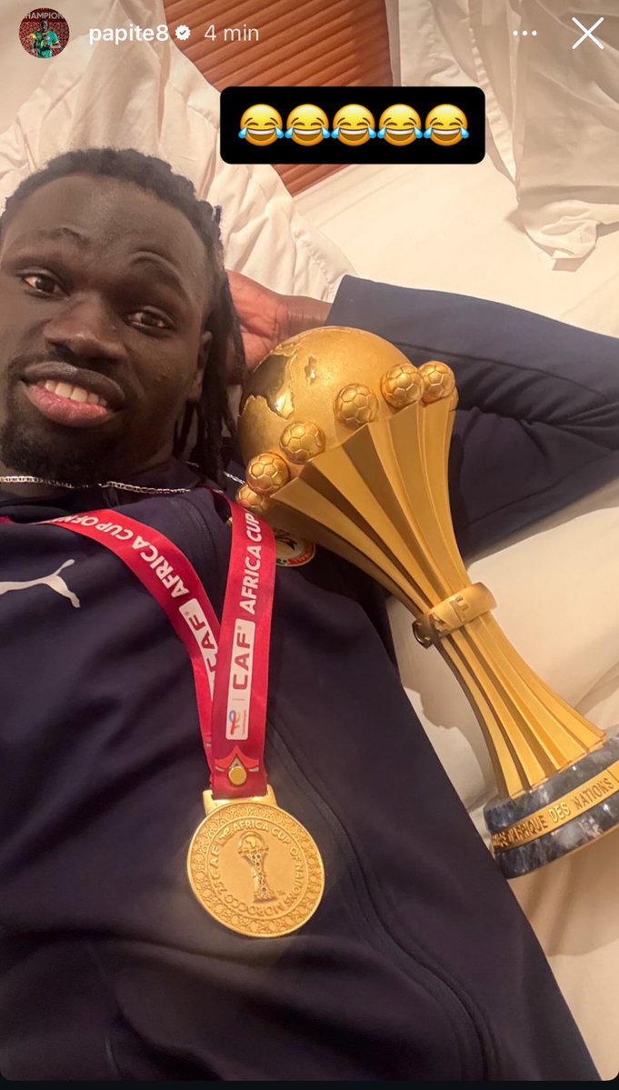 Vibes Foot tweet media