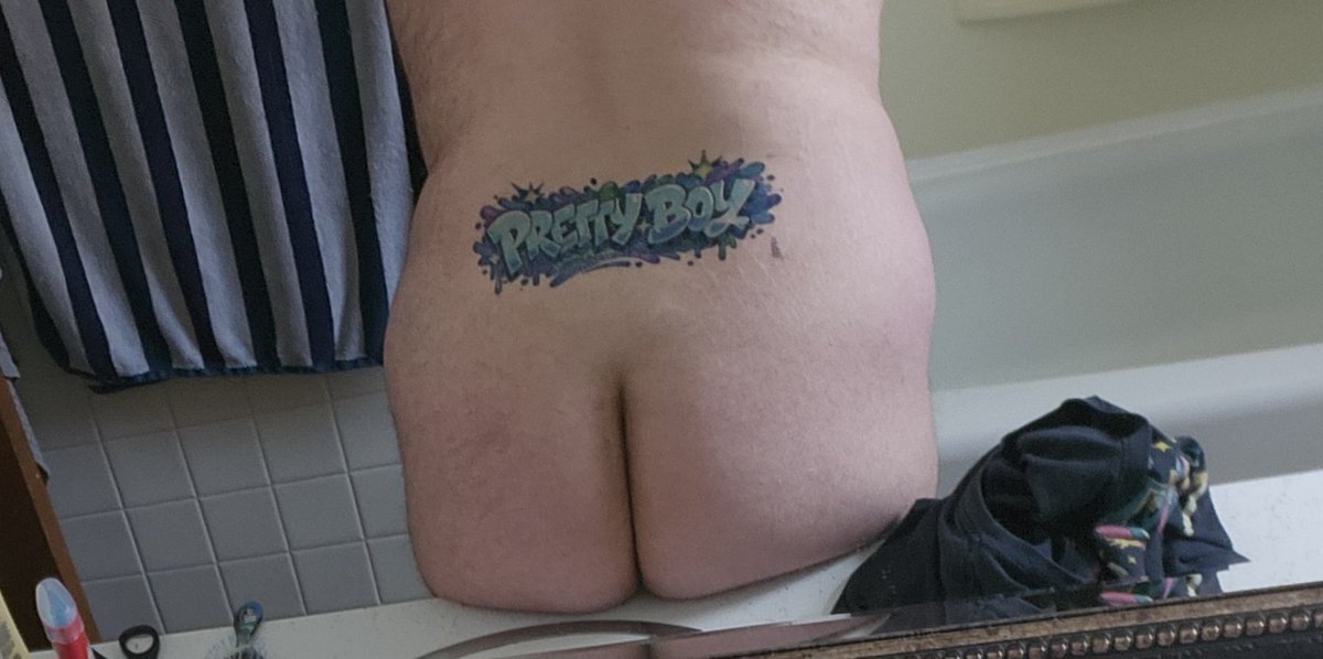 PupStolas's tweet photo. Finally got my stamp colored in and its safe to say I absolutely adore the damn thing. Can't wait to get more pictures with it. #Prettyboy https://t.co/1MfzDenPpt