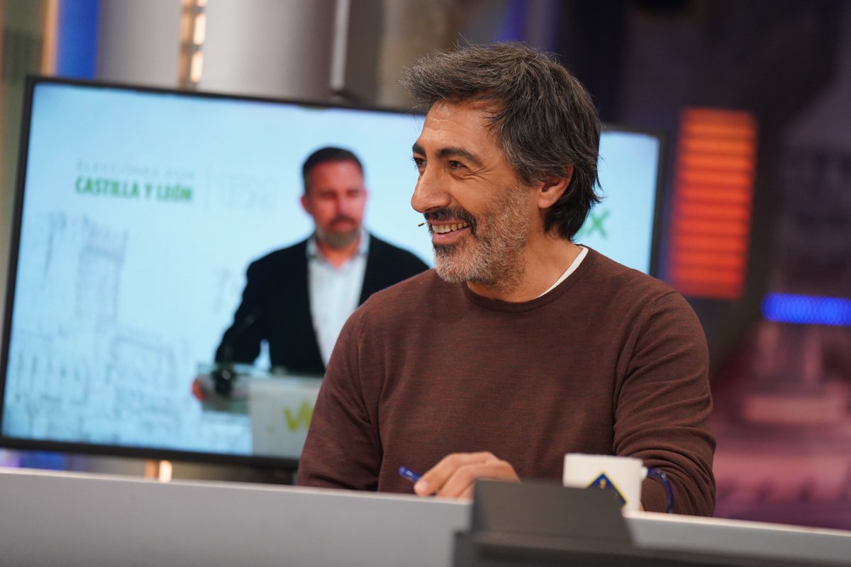 El_Hormiguero's tweet photo. Tertulia de actualidad con Rubén Amón, @MarDab1, Pablo Motos, @rosabelmonte y Juan del Val #AnaTorrojaEH https://t.co/AAGWevdvBh