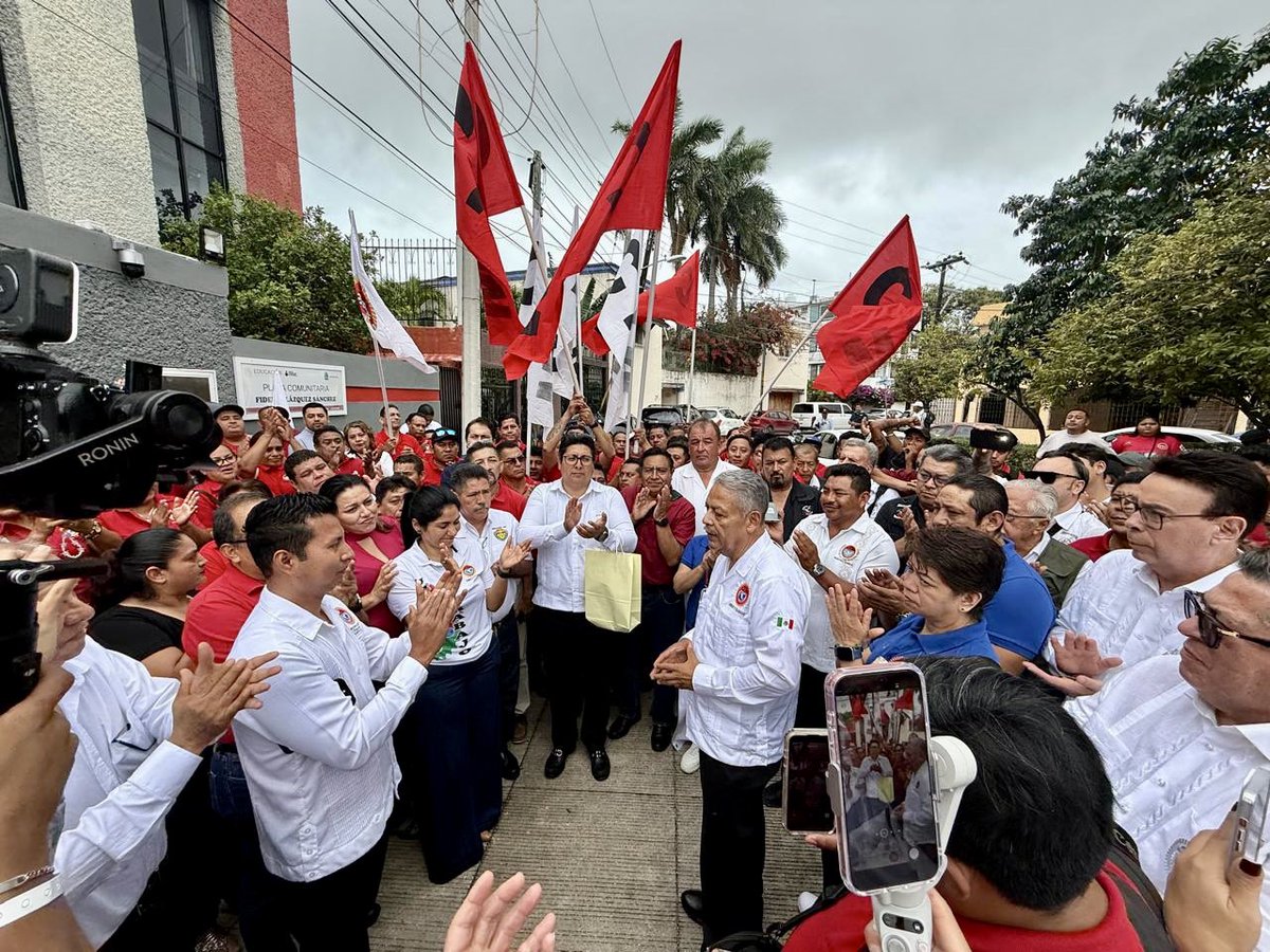 Reitero mi compromiso que hice hoy en persona: la <a href="/CTM_MX/">CTM Nacional</a> y su dirigencia estarán siempre para respaldarles en todo lo institucional que esté a nuestro alcance.
