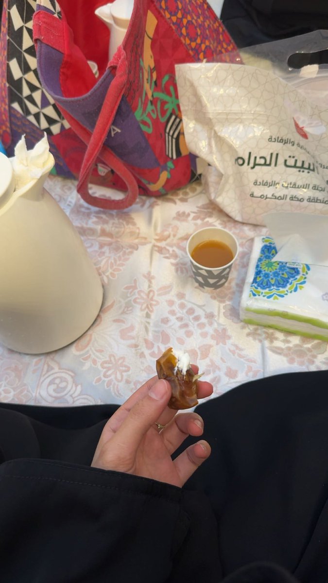 09Axr's tweet photo. يارب لك الحمد، صديقة الرحلة الوالدة🤍✨ https://t.co/1rTHOKqu0D