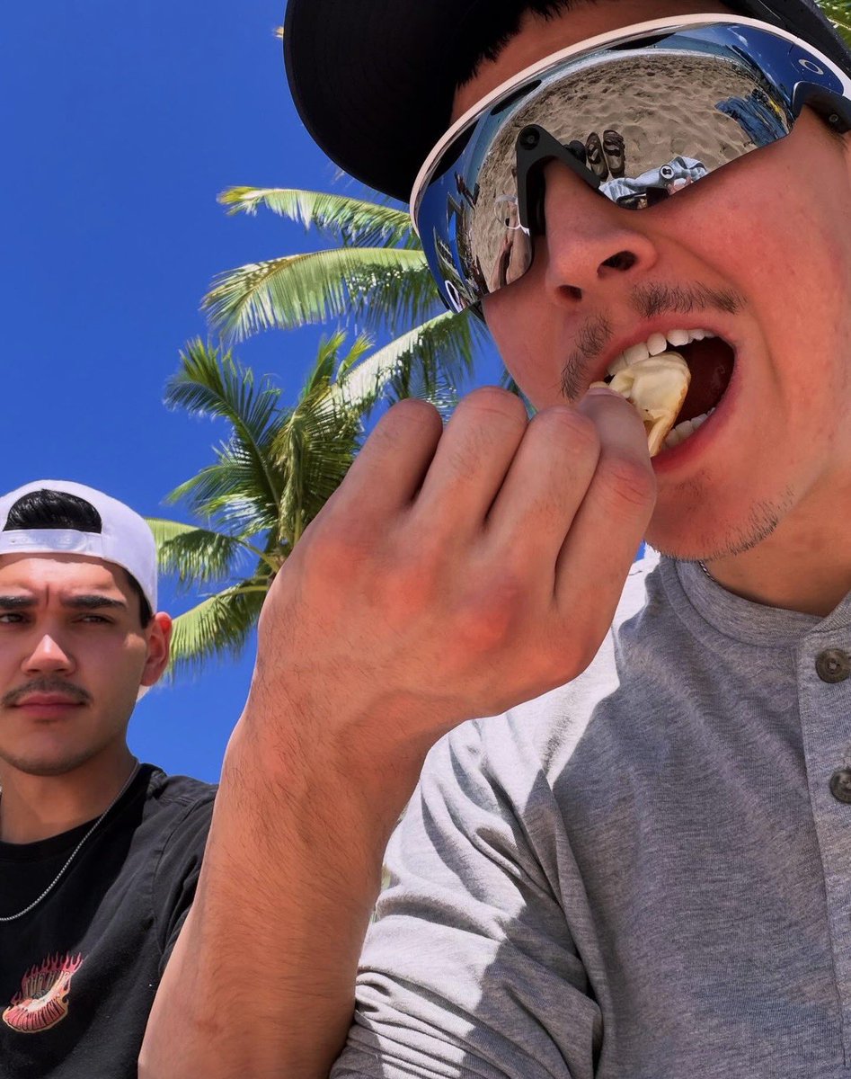 Alaska Guy tweet media