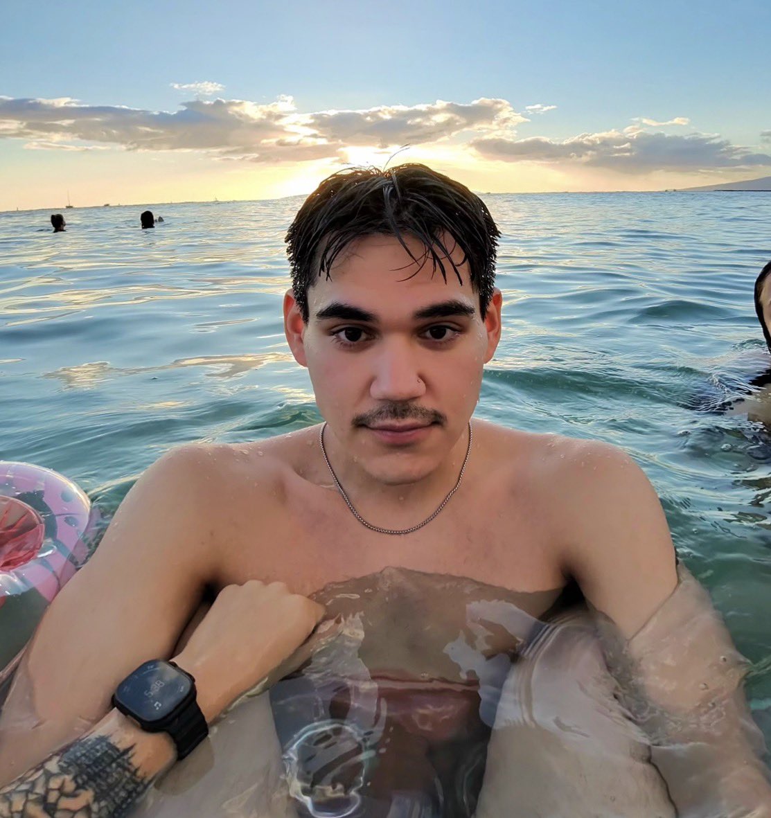 Alaska Guy tweet media