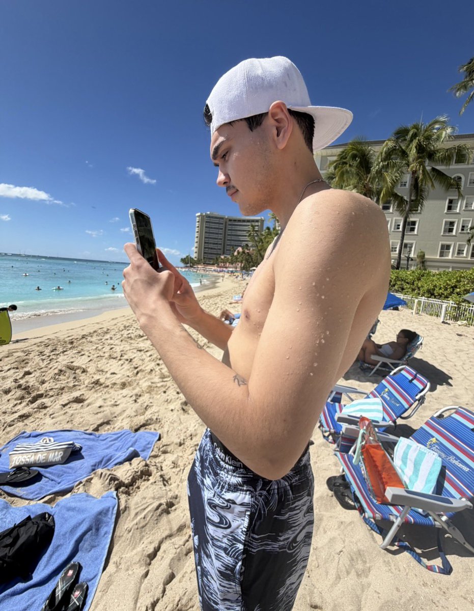 Alaska Guy tweet media