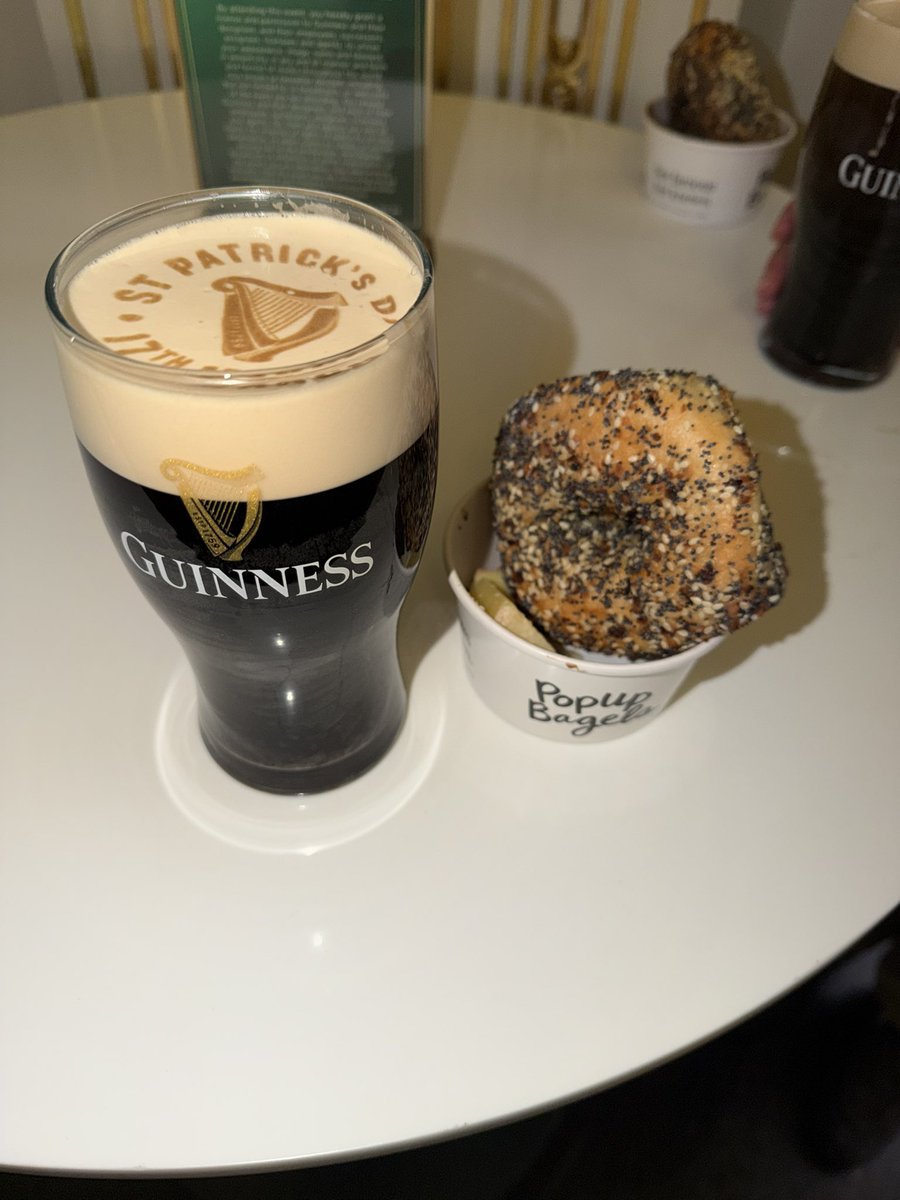 NPetallides's tweet image. HI CHEERS FRIENDS ! 🍻🍀💚 💚Happy St. Patrick’s Day Diageo  PopUp Bagels #Guinness "Erin Go Bragh" NYSE  #party   Schwab Network  #Diageo  Johnnie Walker, Guinness, Smirnoff, Baileys, Don Julio, Captain Morgan—sold in more than 180 countries.   #Ireland #Newyork  @popupbagels