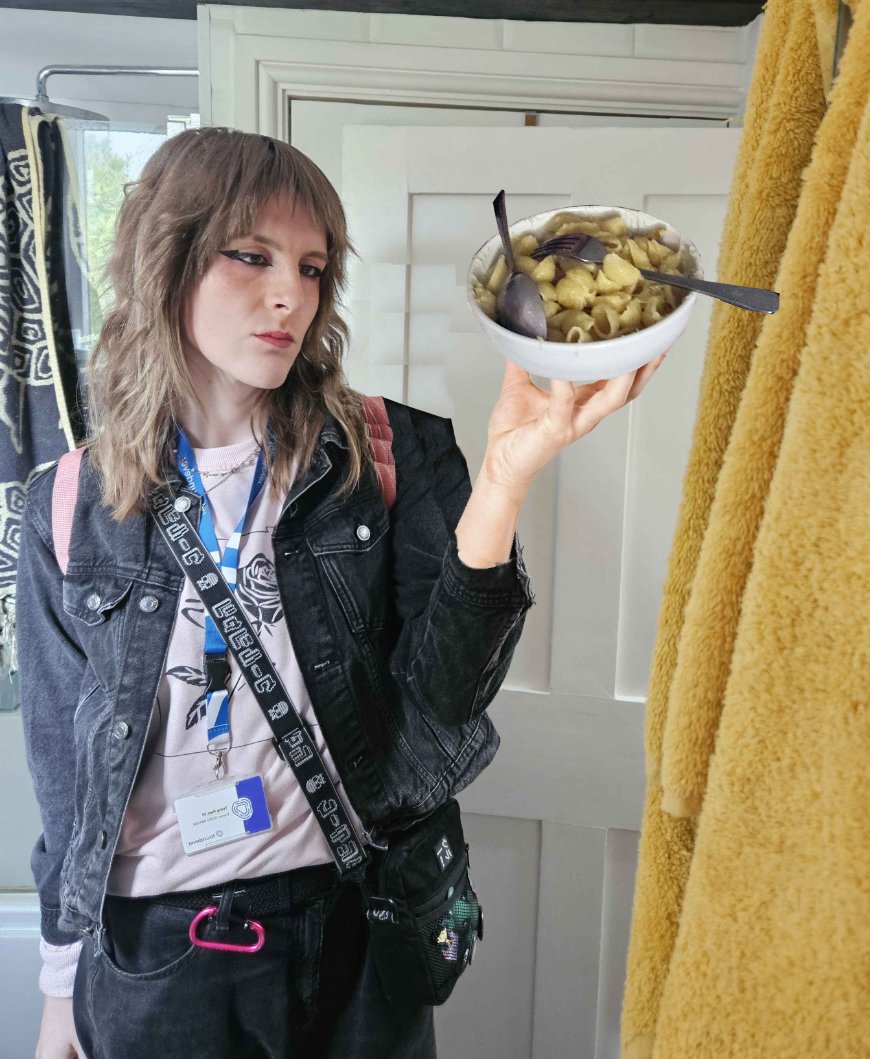 ⚉ may ⚇ tweet media