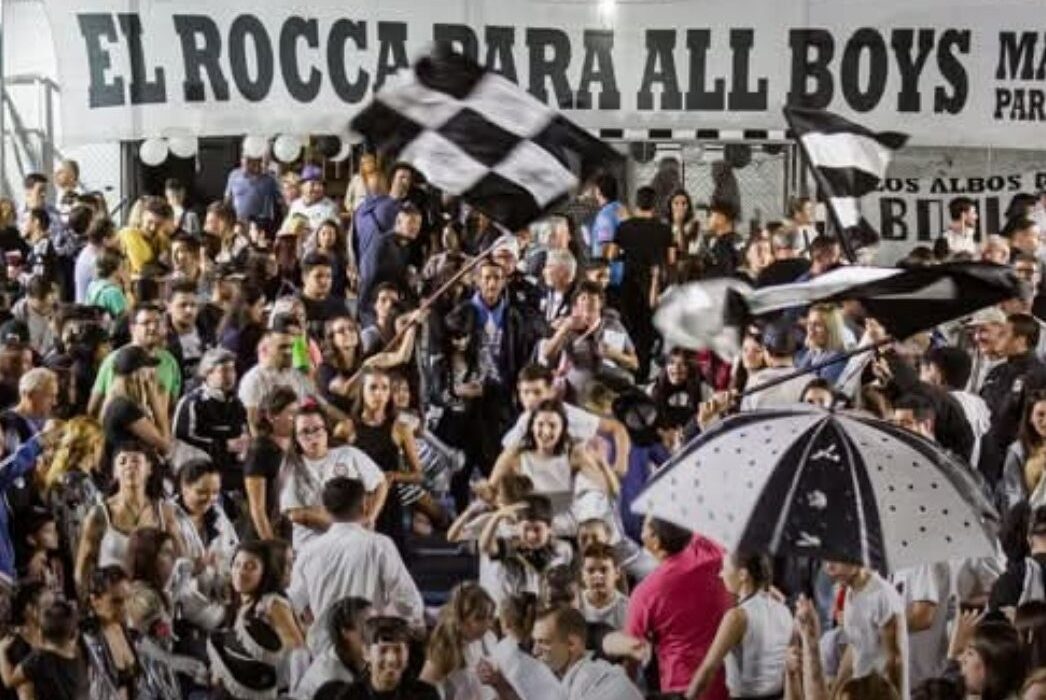 LA TRIBU tweet media