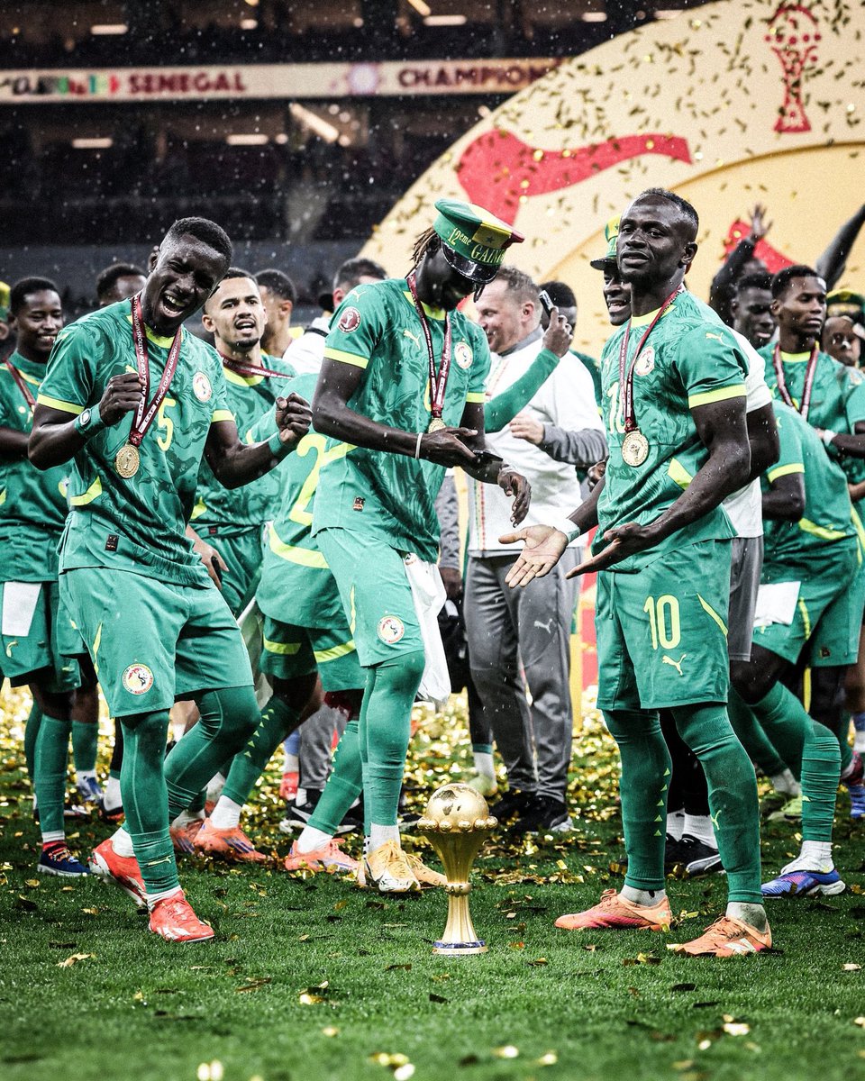 £|z0 😌🇸🇳⭐️⭐️ tweet media