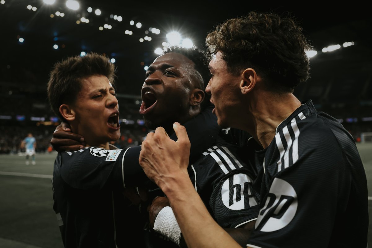 emily ⋆ tweet media