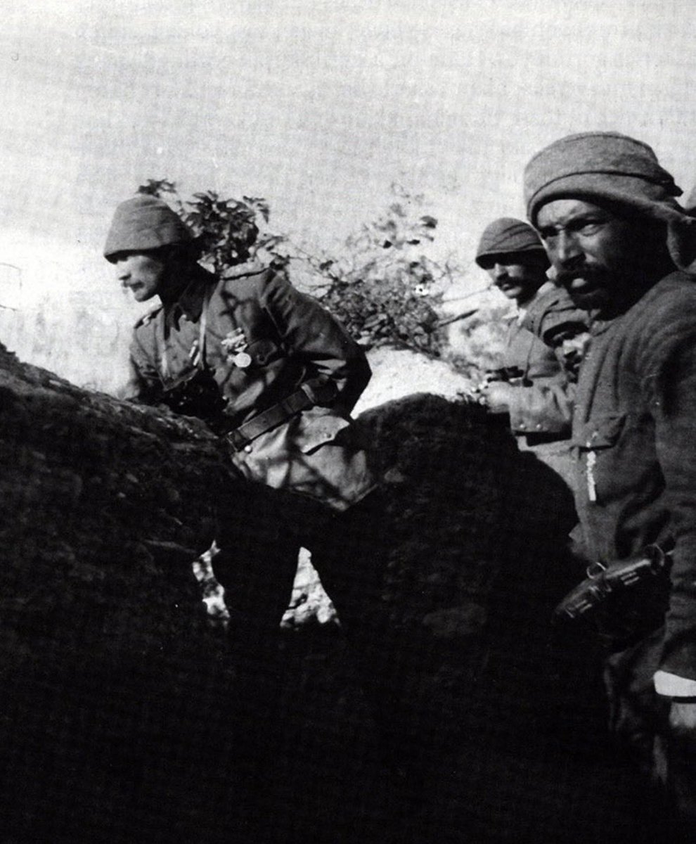 Çanakkale geçilmez dedi
Geçemediler çünkü;
Geçtirtmediler …
Sevgi ve minnetle ♥️💐♥️