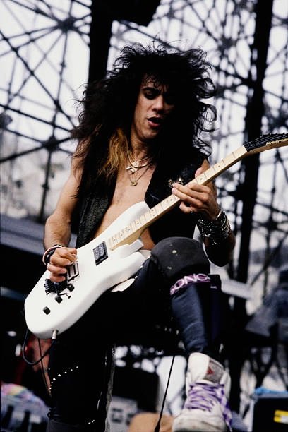 F3hvu6kKTYXcOAF's tweet photo. Guitar is the best form of self-expression I know.
#JeffLaBar
#BOTD🎂
#Cinderella
Jeff Labar's Guitar Solo Live in Japan, 1987.
https://t.co/V23aDCoH4G https://t.co/1Bc4hEkkrk