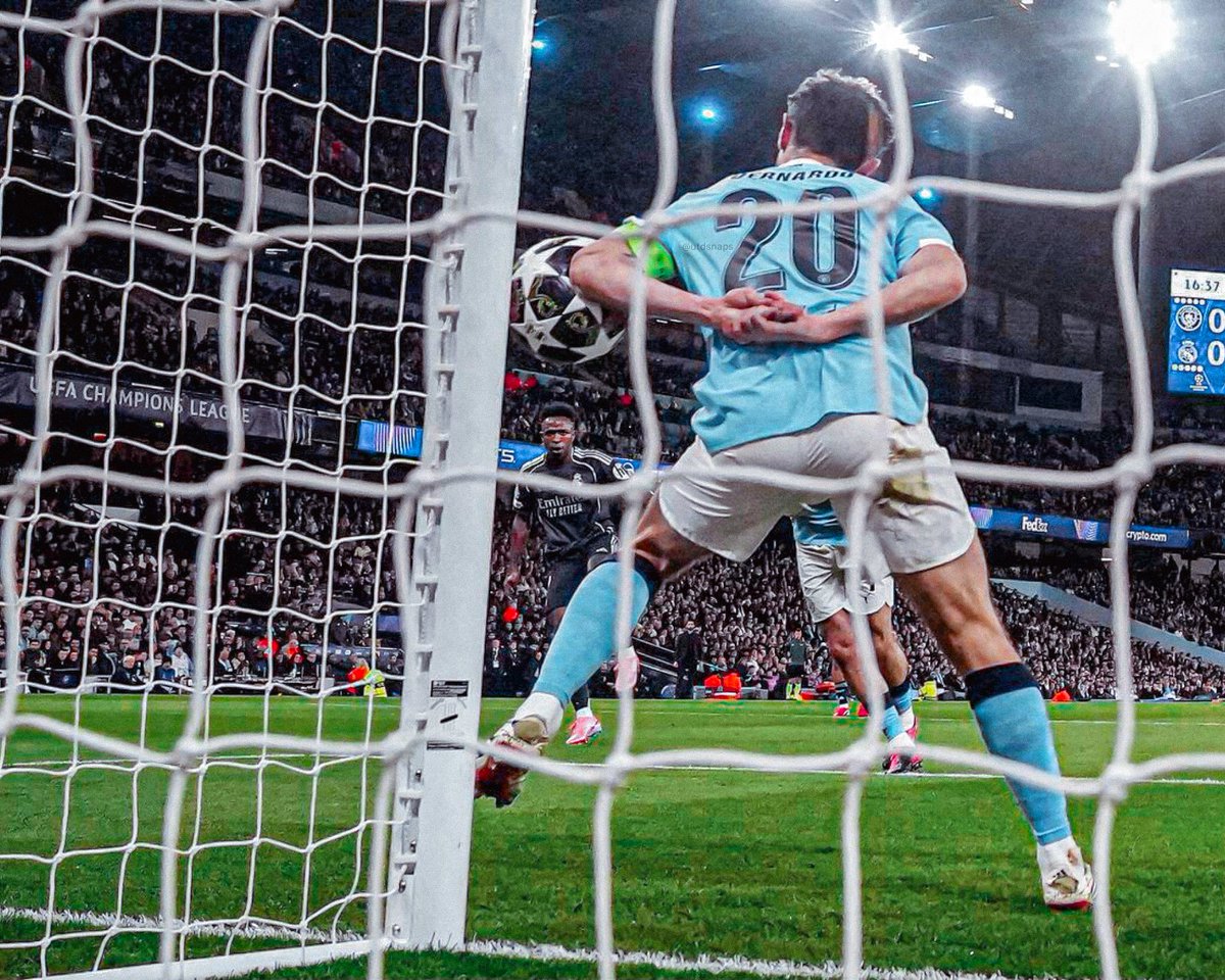 cold pics of Manchester United tweet media