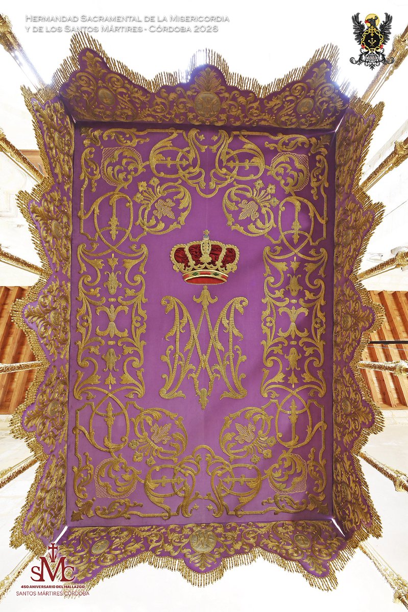 Un cielo malva y oro ya se levanta en la Basílica Menor de San Pedro.

La espera se acaba y un nuevo Miércoles Santo se acerca.