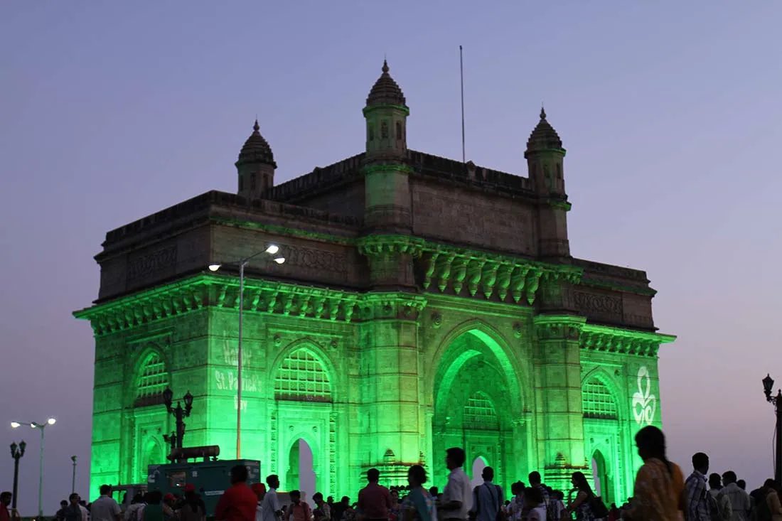 0124Mercer's tweet photo. @PeterPaulGuy Gateway of India lighted green on the occasion of the feast of Lá Fhéile Pádraig ☘️🇮🇪 https://t.co/hW5E5WPjcc