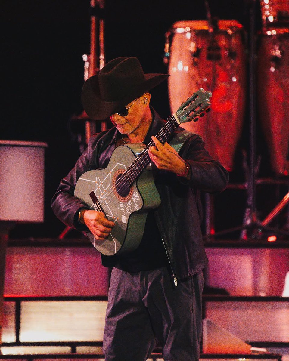 Alejandro Sanz fue uno de los invitados a La primera edición de La Cura Fest, llevada a cabo el fin de semana en Hermosillo, México, se convirtió en una fiesta no solo para los asistentes, sino también para su anfitrión, Carín León.
<a href="/AlejandroSanz/">Alejandro Sanz</a>