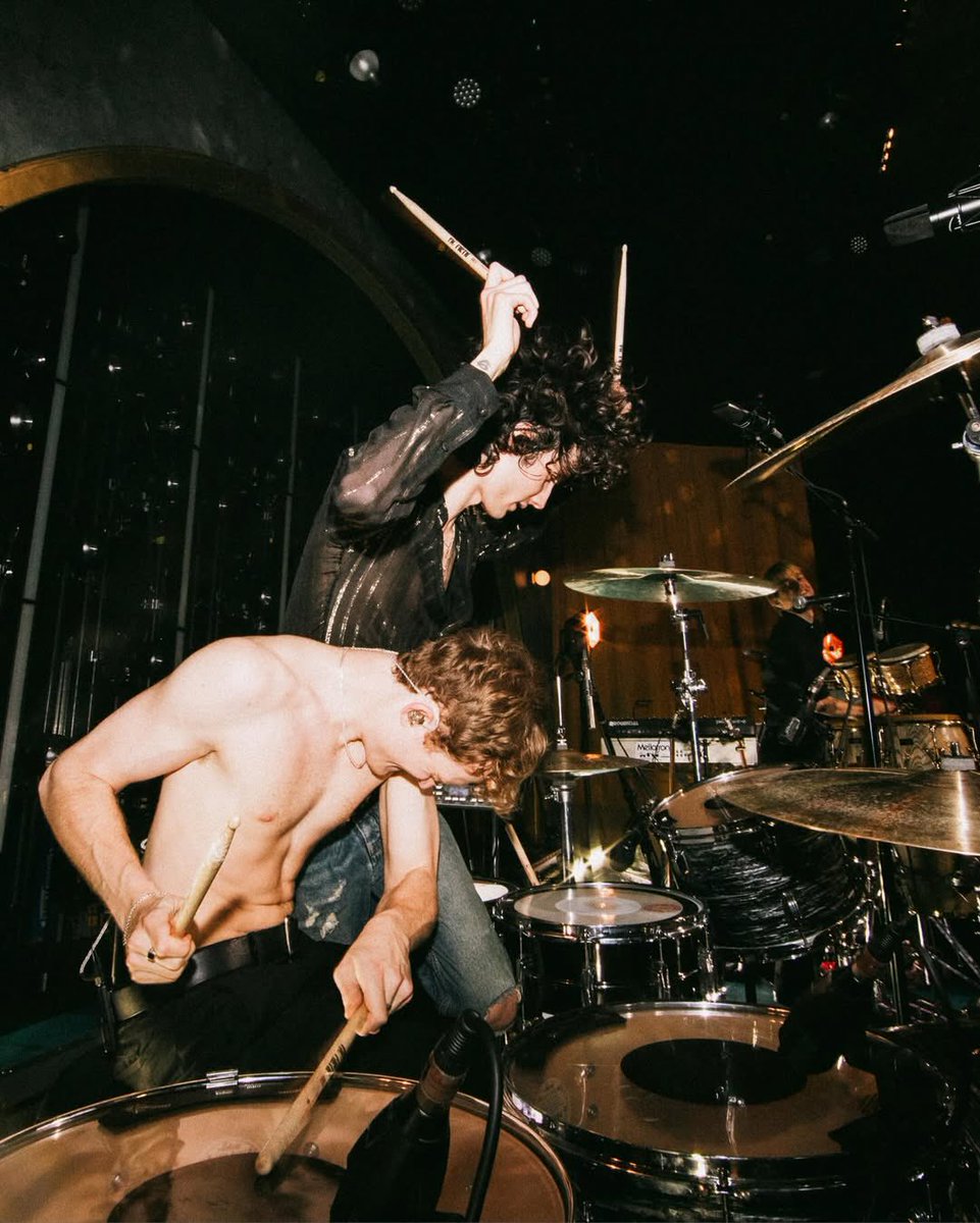 Sombr Access tweet media