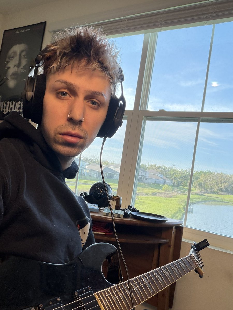 Discord “Safe-ty Pin” Addams tweet media