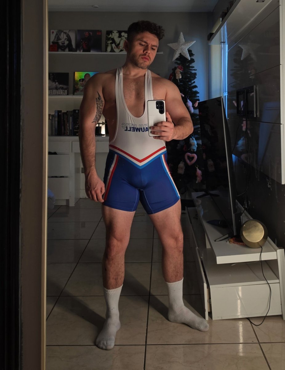 Are u into wrestling  
Now What  👁💪💥
.

.

.
Sub Now. 20% off ❤️‍🔥
onlyfans.com/zombieboy03