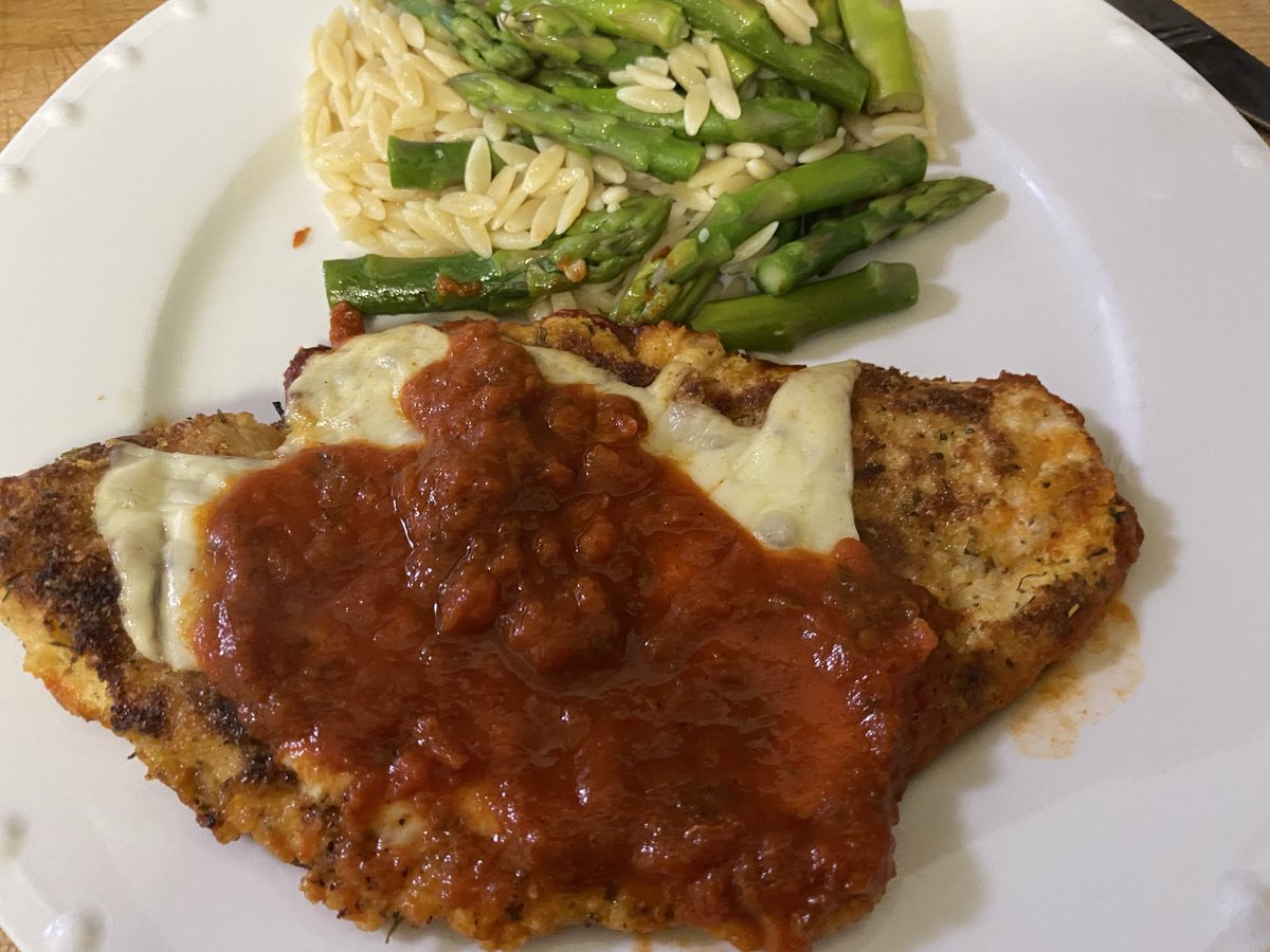 V224info tweet media