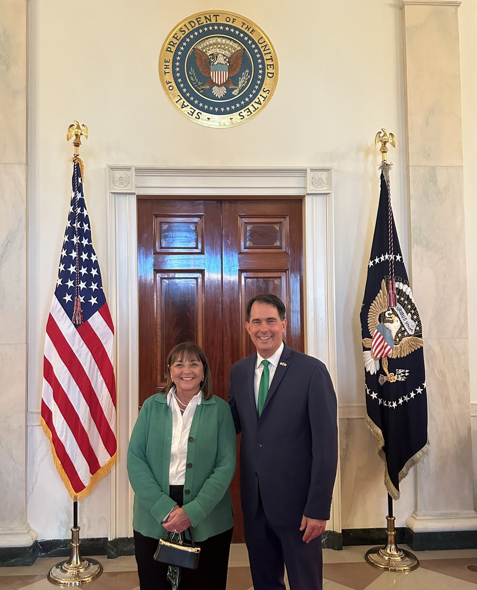 Scott Walker tweet media