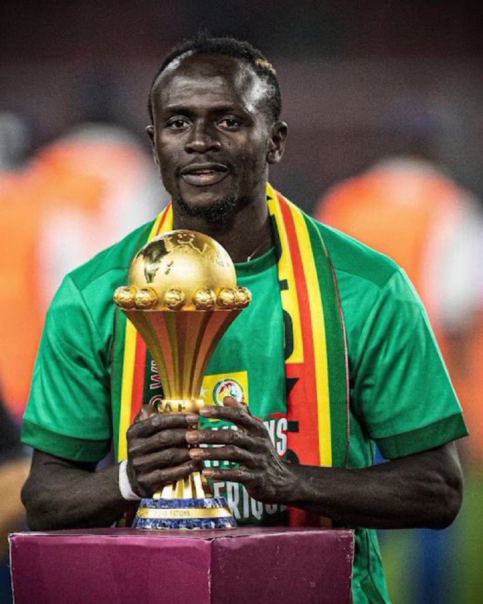 𝑀𝒪 𖠴 tweet media