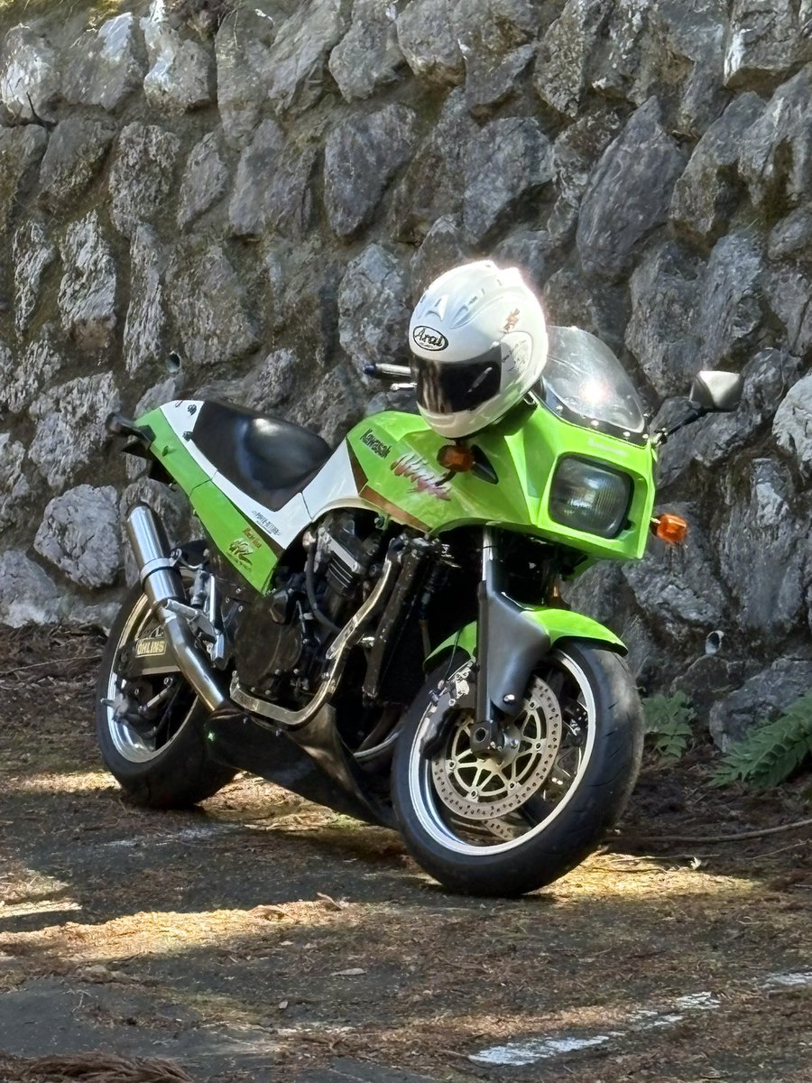 Ninja1480's tweet photo. #なんだあのバイクかっこいいなと思ったら俺のバイクでした選手権 https://t.co/T6jbqUVHw4
