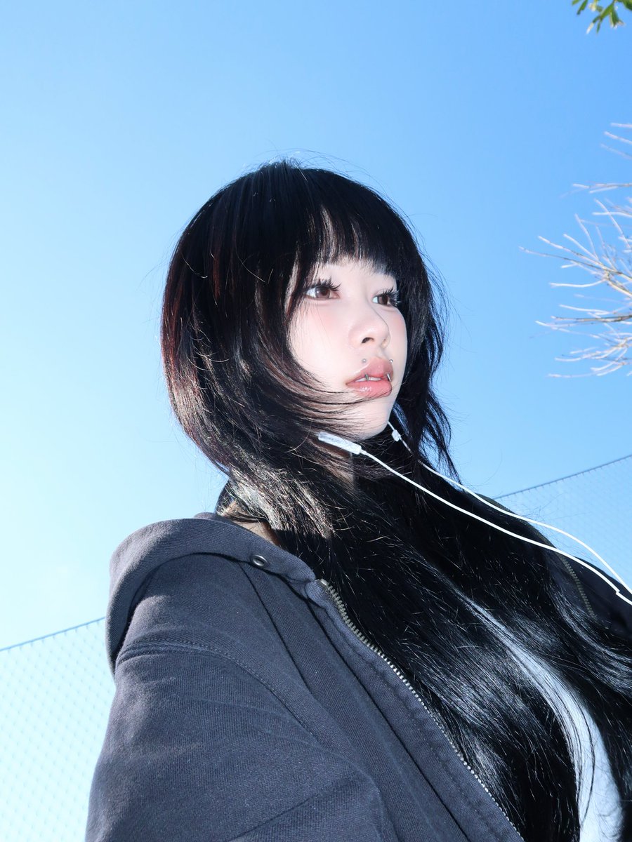 nolongerhuman_77 tweet media