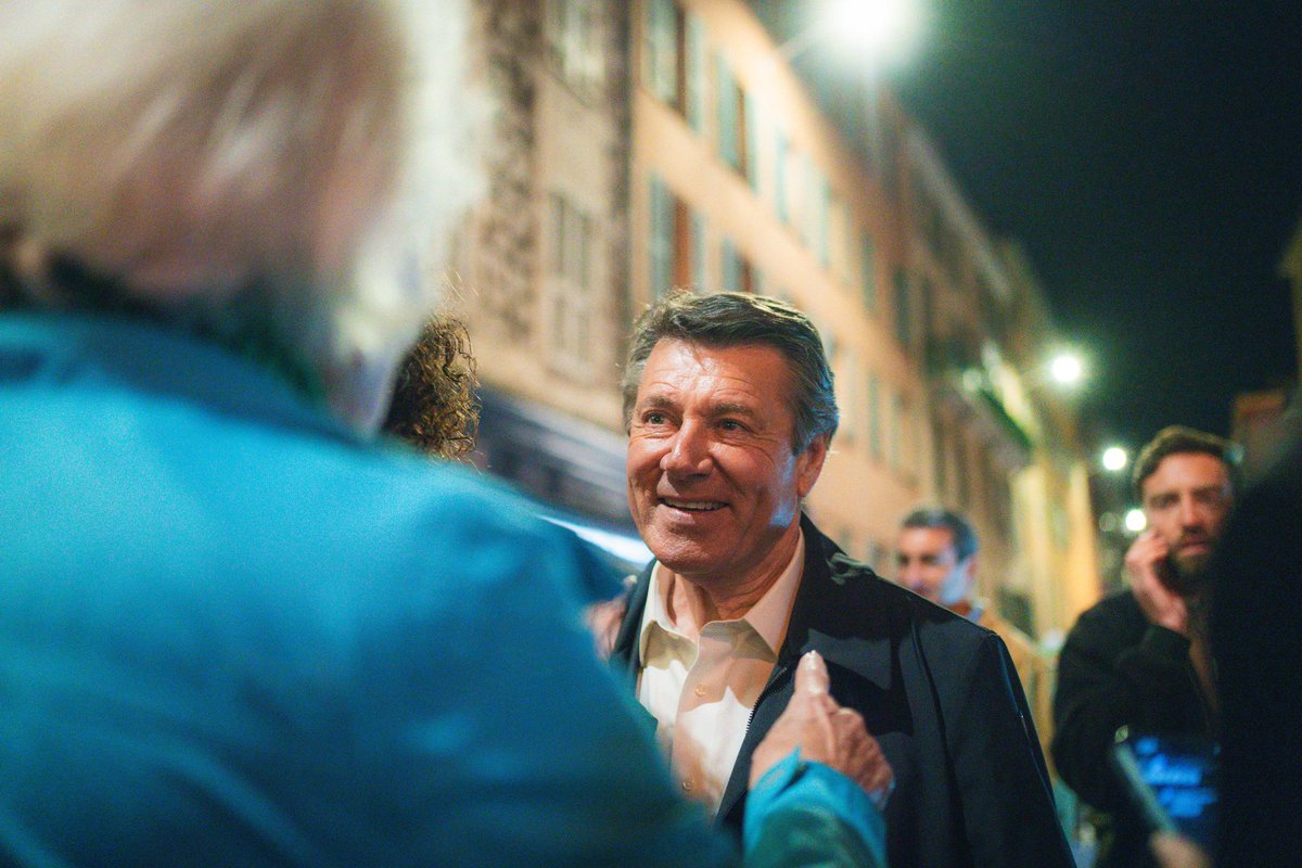 cestrosi's tweet photo. Le maire de la vie face au candidat de l'ennui.
Bonne #SaintPatrick à toutes les Niçoises et les Niçois. https://t.co/adysQdbvcj