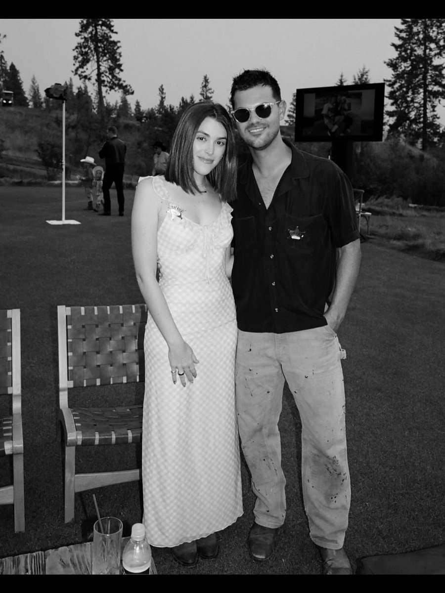 TLautnerBRsite's tweet photo. “Minha parceira pra vida inteira! Feliz aniversário, amor!” 

📲| Taylor Lautner via Instagram Feed https://t.co/N52r94rWNo