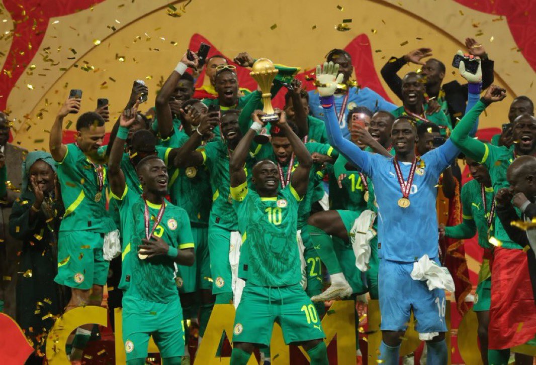 Am_Nzimangwenya's tweet photo. All I know is millions of people witnessed Senegal as #TotalEnergies CAF Africa Cup Of Nations REIGNING CHAMPIONS 🏆 🤣🤣🤣 https://t.co/s07alFQAPg