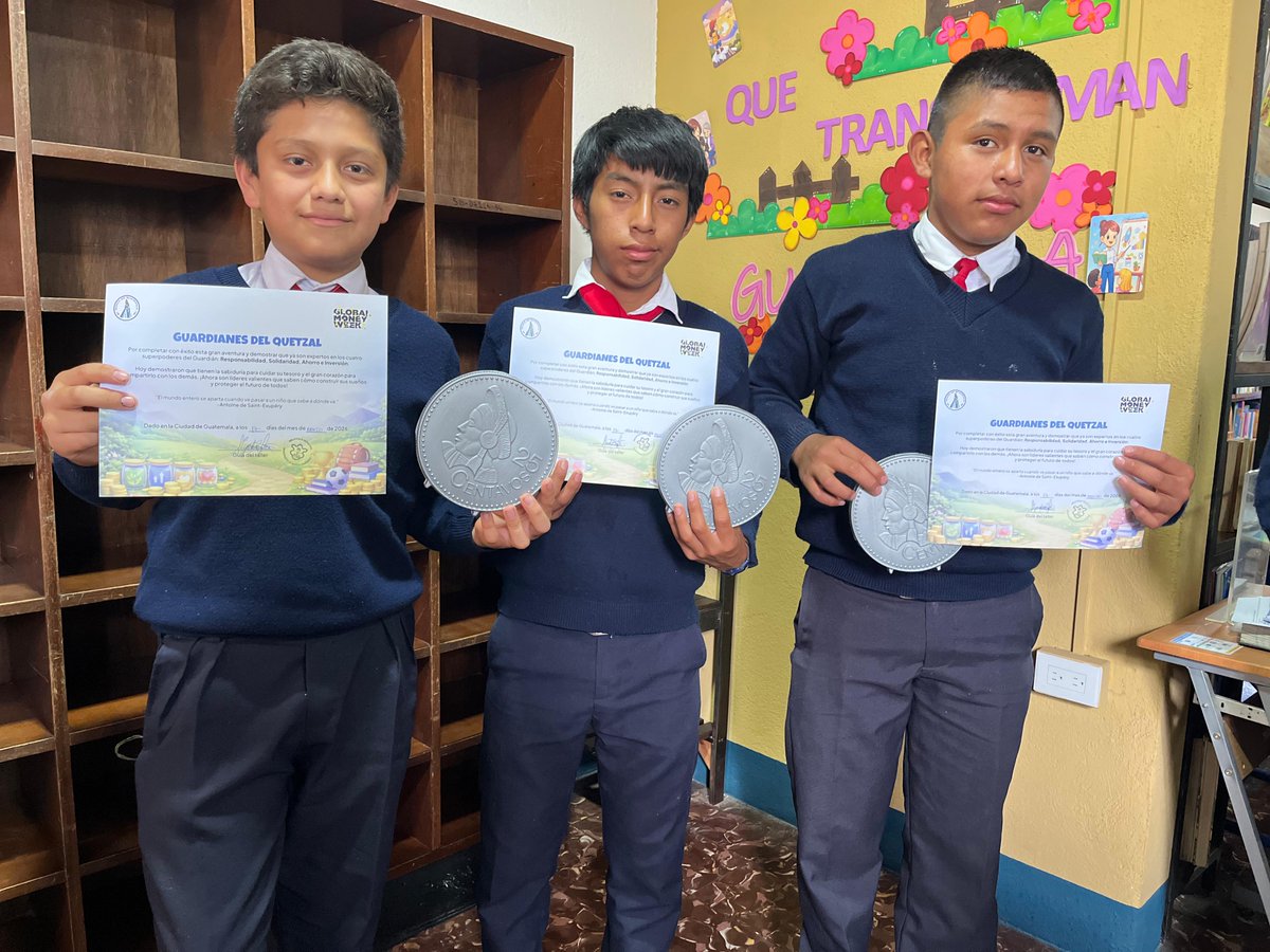 Banco de Guatemala tweet media