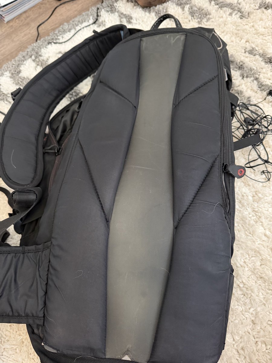 Eraucci13's tweet photo. @CamelBak  I'll bet I've had this one 20+ years, it's been all over, top of mountains, bottom of the Grand Canyon, countless hikes and bike rides and on many dive trips!!  Barely a stitch out of place!!  Amazing https://t.co/juPtjkhBRO