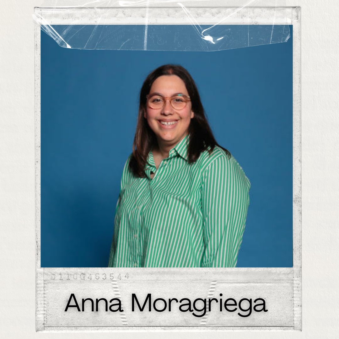 donaenpla's tweet photo. Anna Moragriega Farrés és productora formada a l’ESCAC. 🎬
Ha produït curtmetratges com Ni oblit ni perdó (Premi Gaudí) i Nàdia (Festival de Màlaga).
El 2022 funda Pausa Dramàtica Films, des d’on desenvolupa nous projectes. També és professora a l’ESCAC. https://t.co/epc0MAazOp