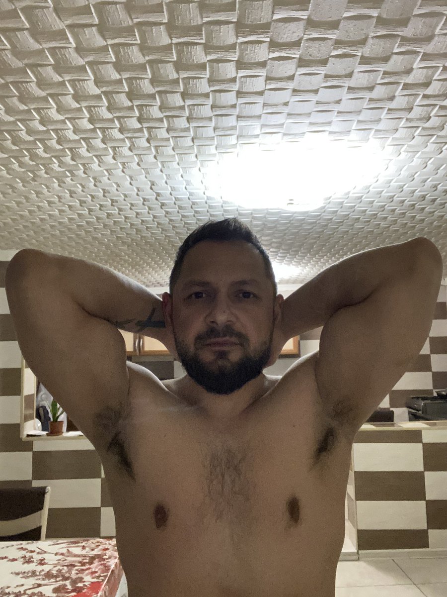 RomanianMacho tweet media