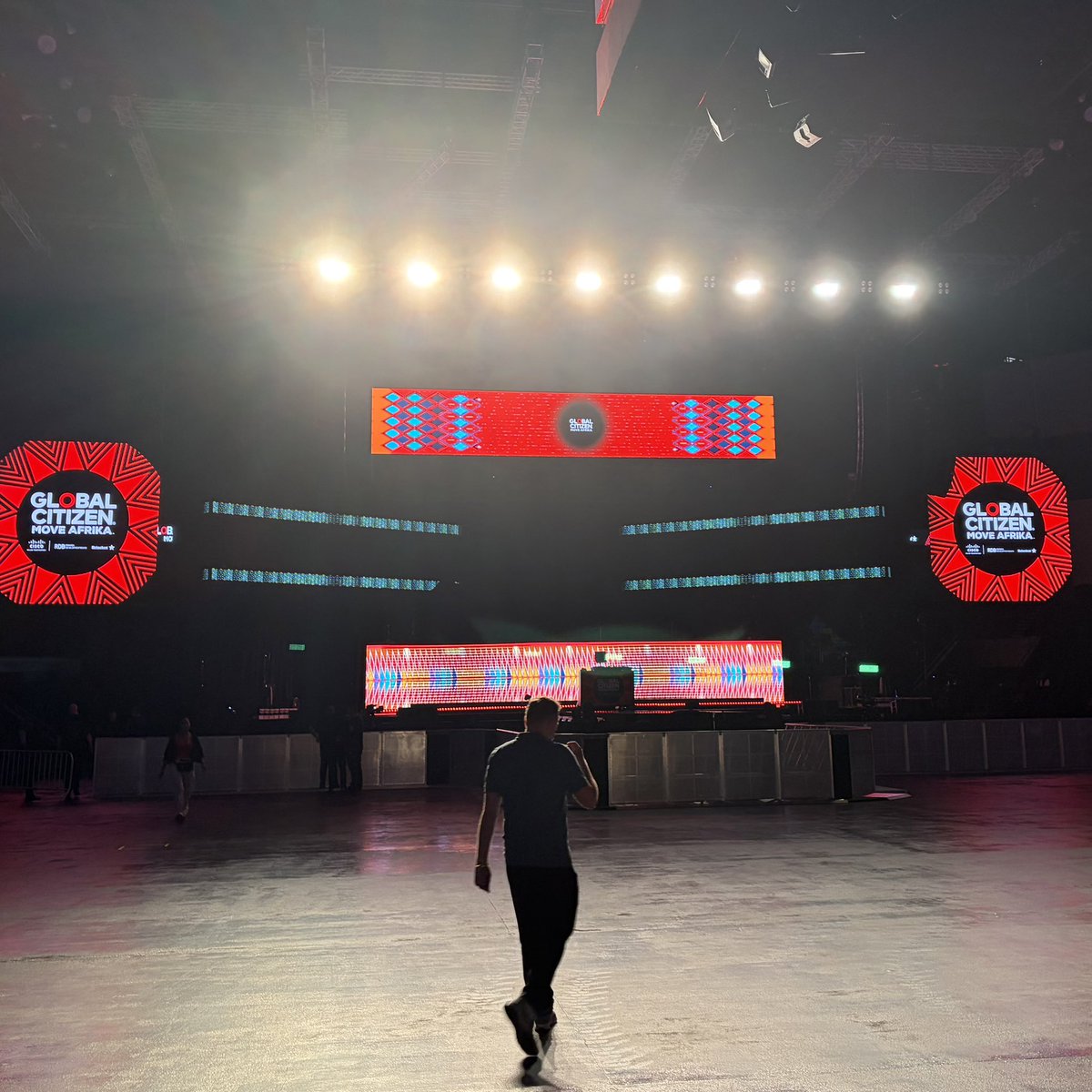 Simon Moss tweet media