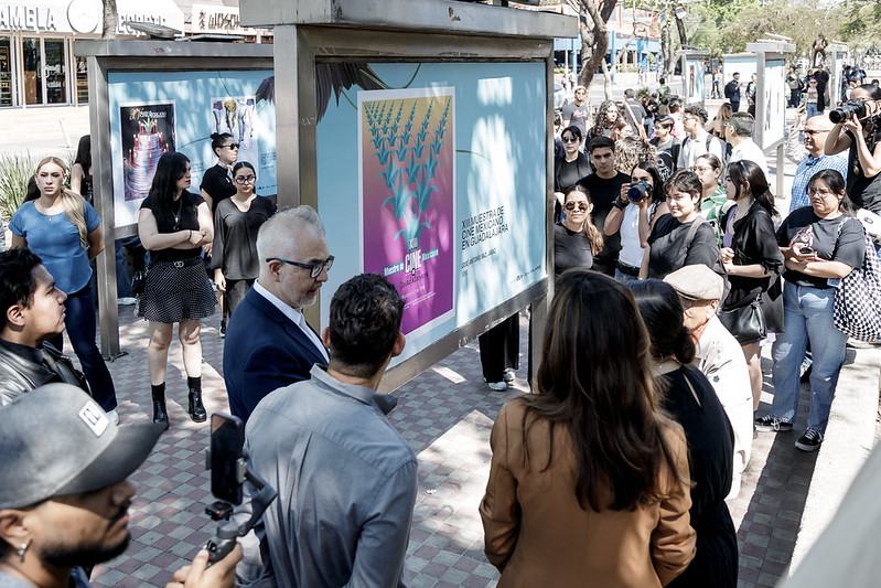 Gabrielgtzg's tweet image. Hace 41 años nació el Festival Internacional de Cine en Guadalajara @FICGoficial 
Para celebrar la fecha se inauguró en el paseo Chapultepec de esa ciudad la #Expo: “41 años de carteles del Festival Internacional de Cine en Guadalajara”.