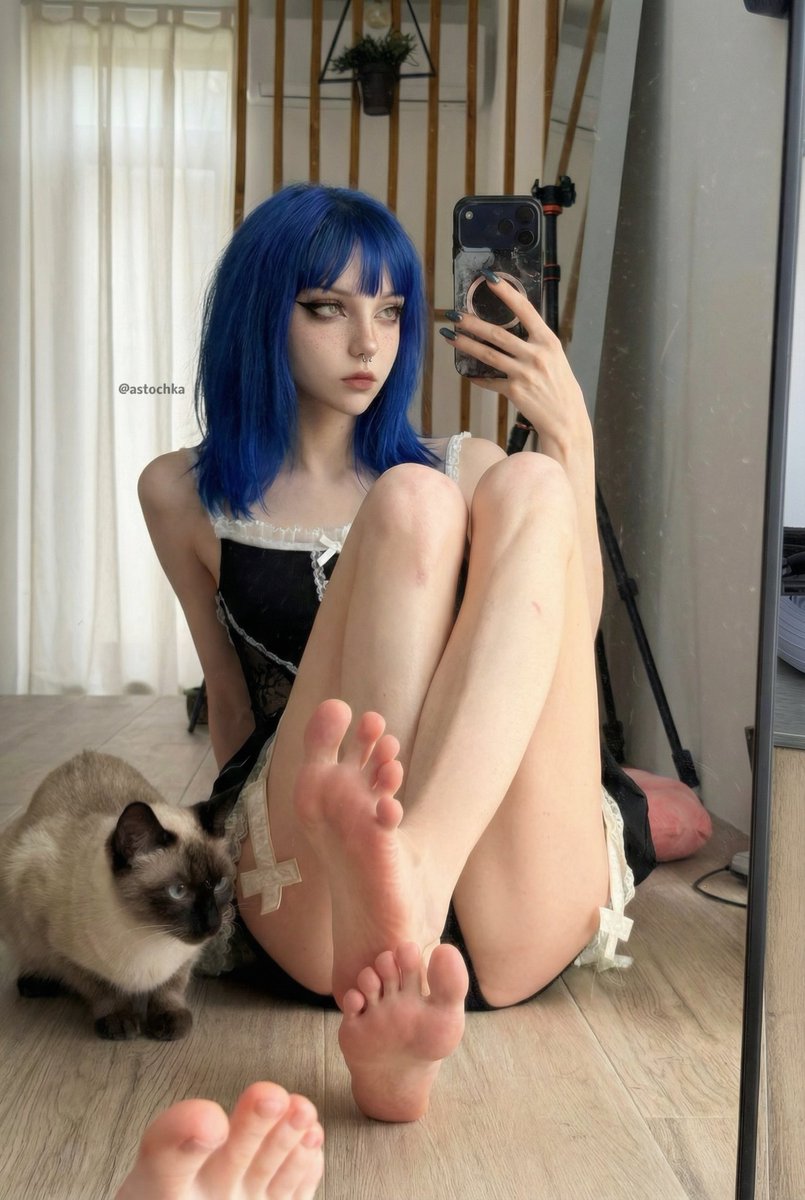 astochka tweet media