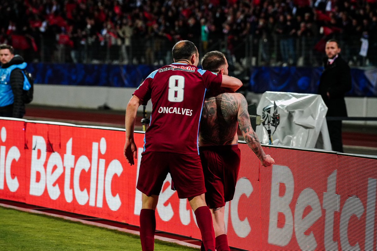 Rouges & Blancs 74 ❤️🤍 tweet media