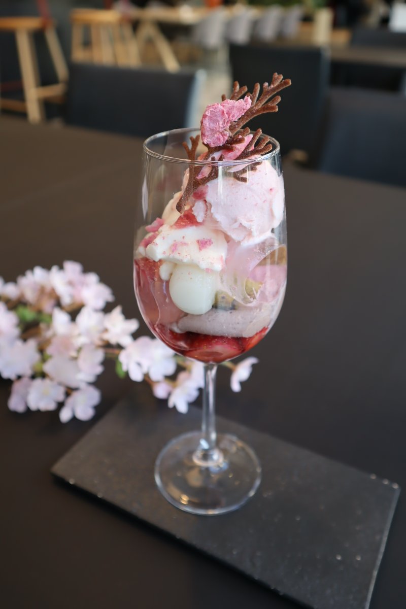JALCITY_TOYAMA's tweet photo. ◆◇期間限定！桜スイーツ◇◆

春の訪れを感じる桜づくしのスイーツを✨
ご提供は4月15日まで📢

🌸桜舞うモンブラン
🌸桜香るバスクチーズケーキ
🌸桜の余韻パフェ

＼ 富山県の桜の開花宣言(気象庁発表)から3日間限定 ／
桜スイーツをご注文のお客様には、コーヒーまたは紅茶をサービスいたします☕ https://t.co/PQJu0rIDXd