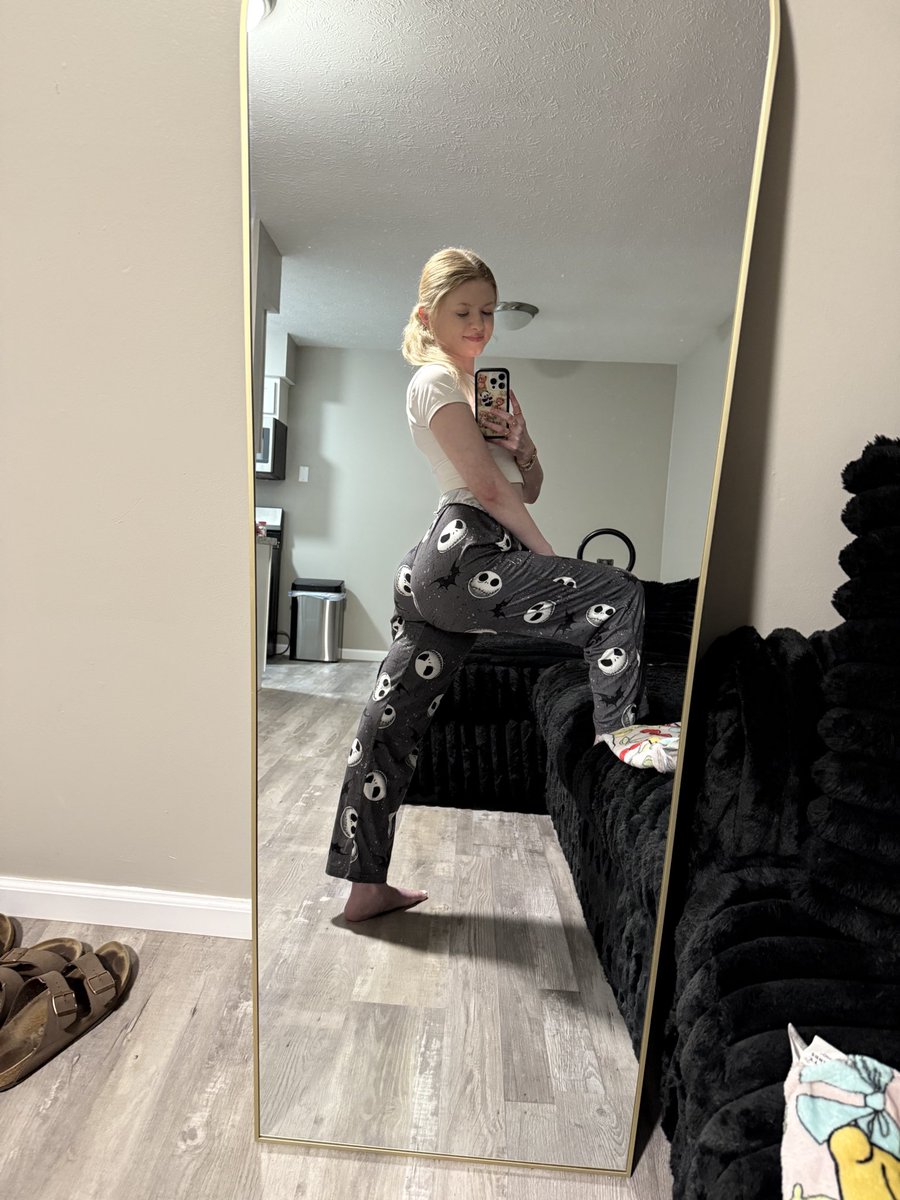 izzy 💕 tweet media