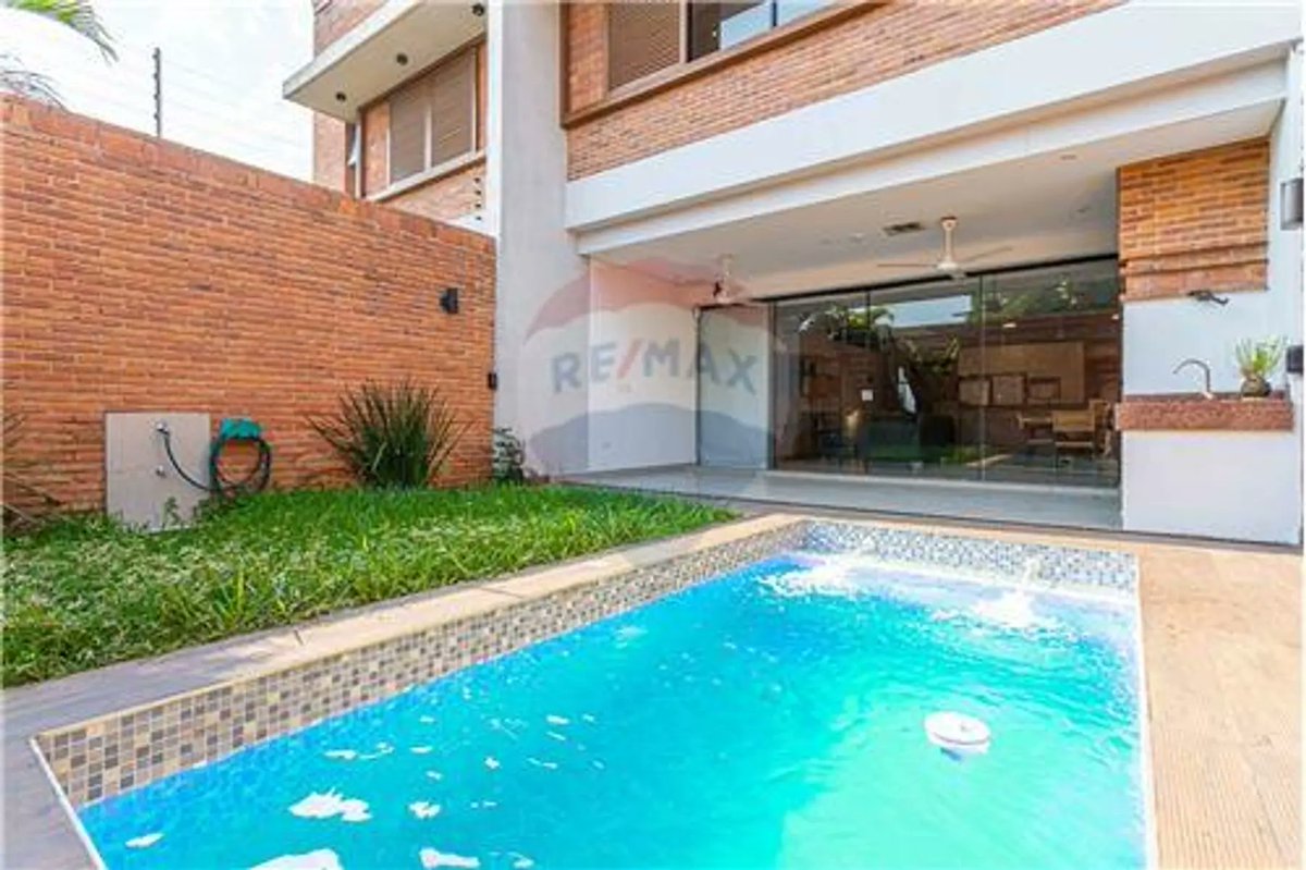 Jake Nomada 🌎 tweet media