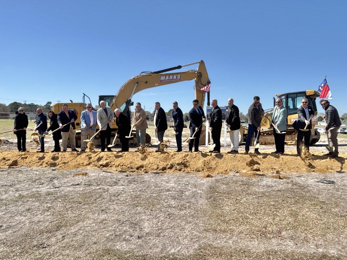 Congressman Don Davis tweet media