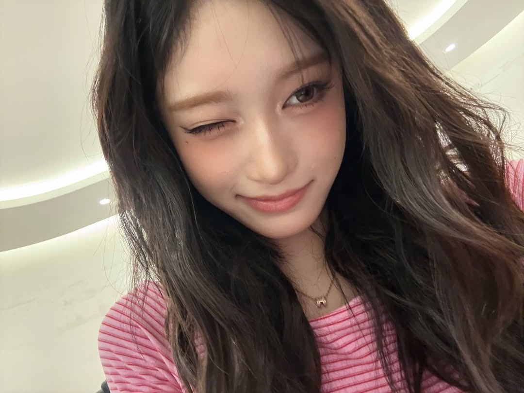iuseo's tweet photo. twirled into a pink little daydream, full of smiles and sugar dust. ☆ curls bounce like cotton candy, a little wink tucked amidst sweet smiles and sugary secrets. i think i’m made of strawberry cream today—light, sweet, and just a tiny bit too adorable to handle. https://t.co/oVlxa63Rnl
