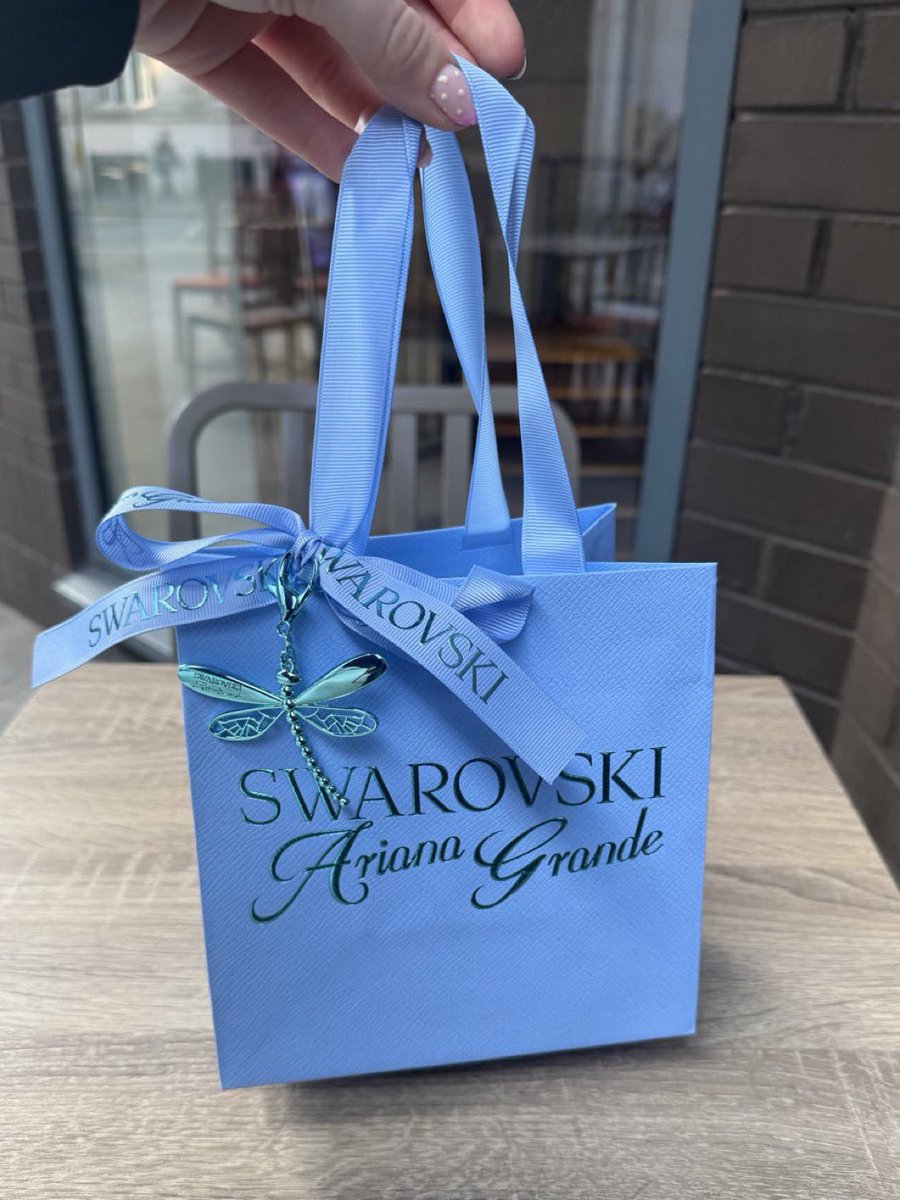 Info Ariana tweet media