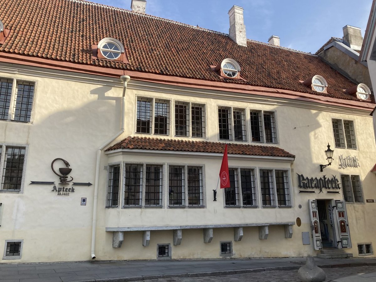 Fake History Hunter tweet media