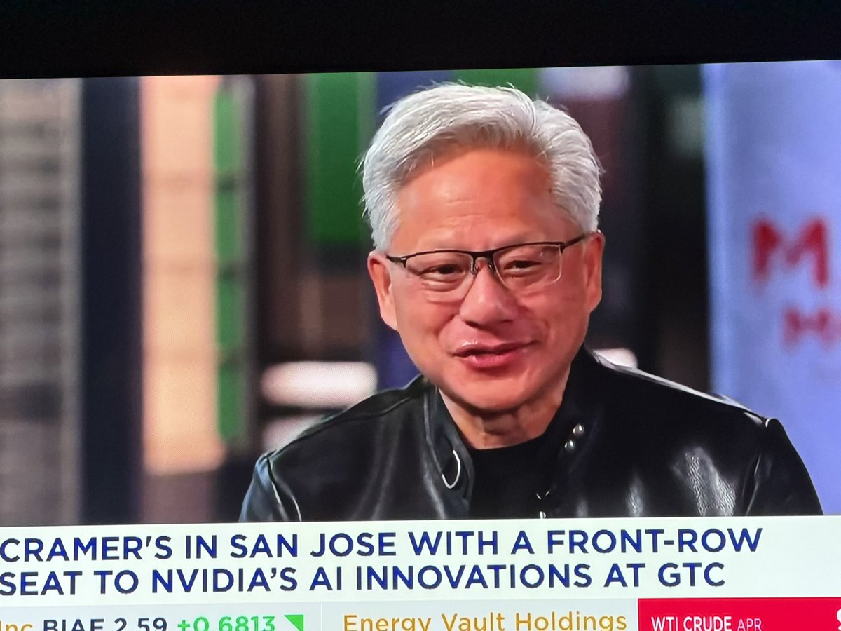 JohnPaulMo's tweet photo. We’re all “Green With Envy” on St. Paddy’s Day! @SquawkCNBC @GuyAdami @steveliesman @andrewrsorkin @JoeSquawk @BeckyQuick @carlquintanilla @davidfaber @jimcramer @MelissaLeeCNBC @CNBC @EamonJavers https://t.co/4mZEr3XGR0