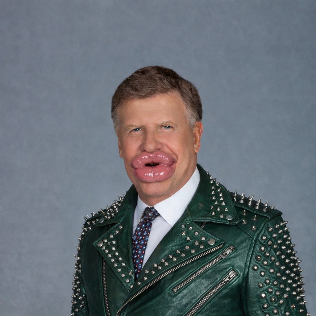 JohnPaulMo's tweet photo. We’re all “Green With Envy” on St. Paddy’s Day! @SquawkCNBC @GuyAdami @steveliesman @andrewrsorkin @JoeSquawk @BeckyQuick @carlquintanilla @davidfaber @jimcramer @MelissaLeeCNBC @CNBC @EamonJavers https://t.co/4mZEr3XGR0