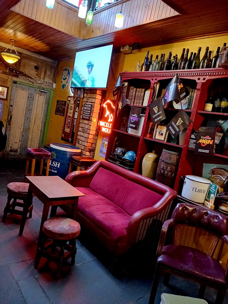 The Travelling Barman tweet media