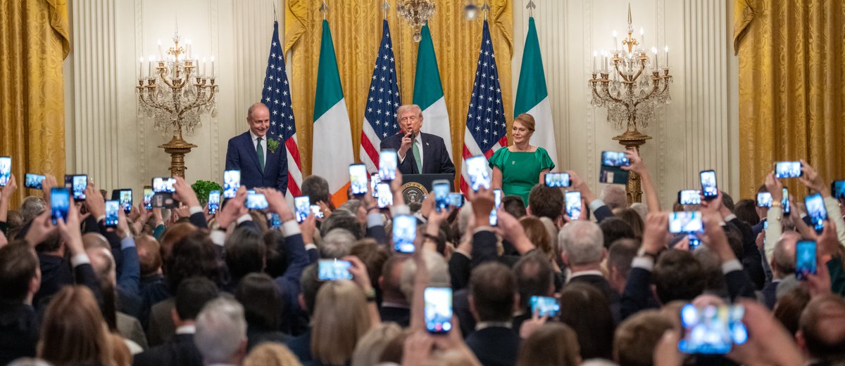 PenguinSix's tweet image. The @POTUS meets with Irish Taoiseach Micheál Martin and his wife Mary O’Shea during the St. Patrick’s Day Reception and Shamrock Ceremony at the White House.
